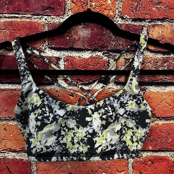 Lululemon sports bra size 4 - Picture 1 of 4